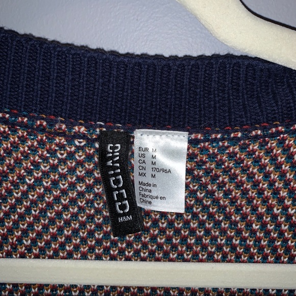 Pattern Cardigan - Picture 3 of 3